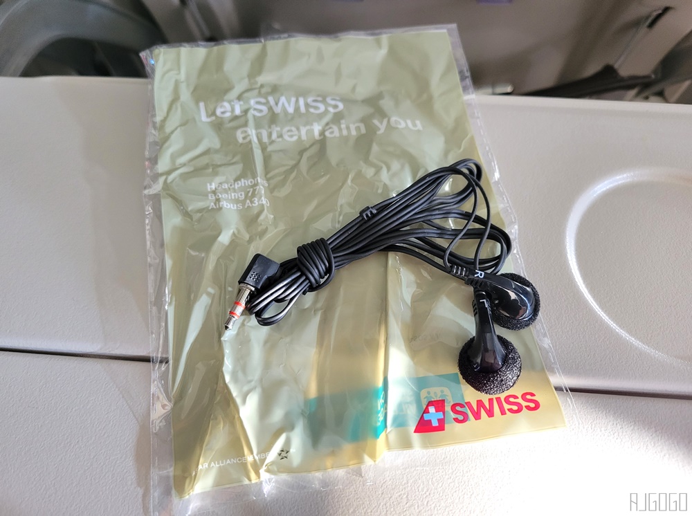 瑞士航空評價 蘇黎世ZRH-上海PVG 經濟艙飛機餐 A340全新改艙 開箱LX188