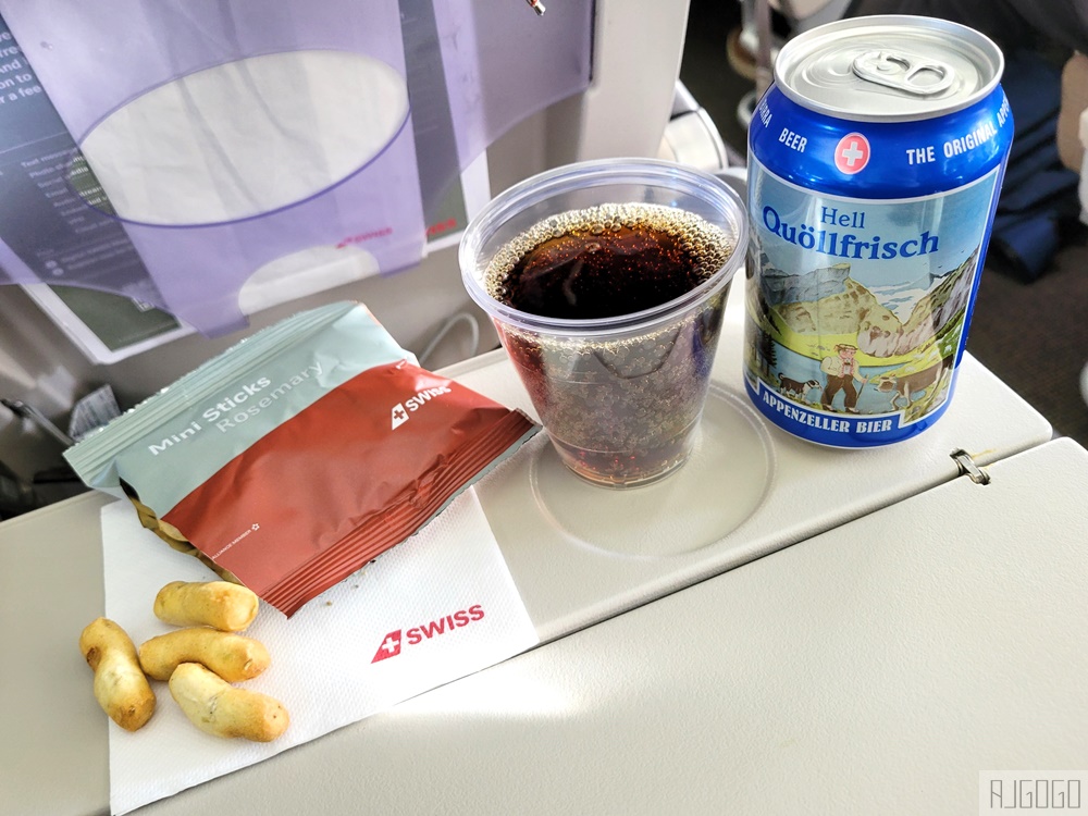 瑞士航空評價 蘇黎世ZRH-上海PVG 經濟艙飛機餐 A340全新改艙 開箱LX188