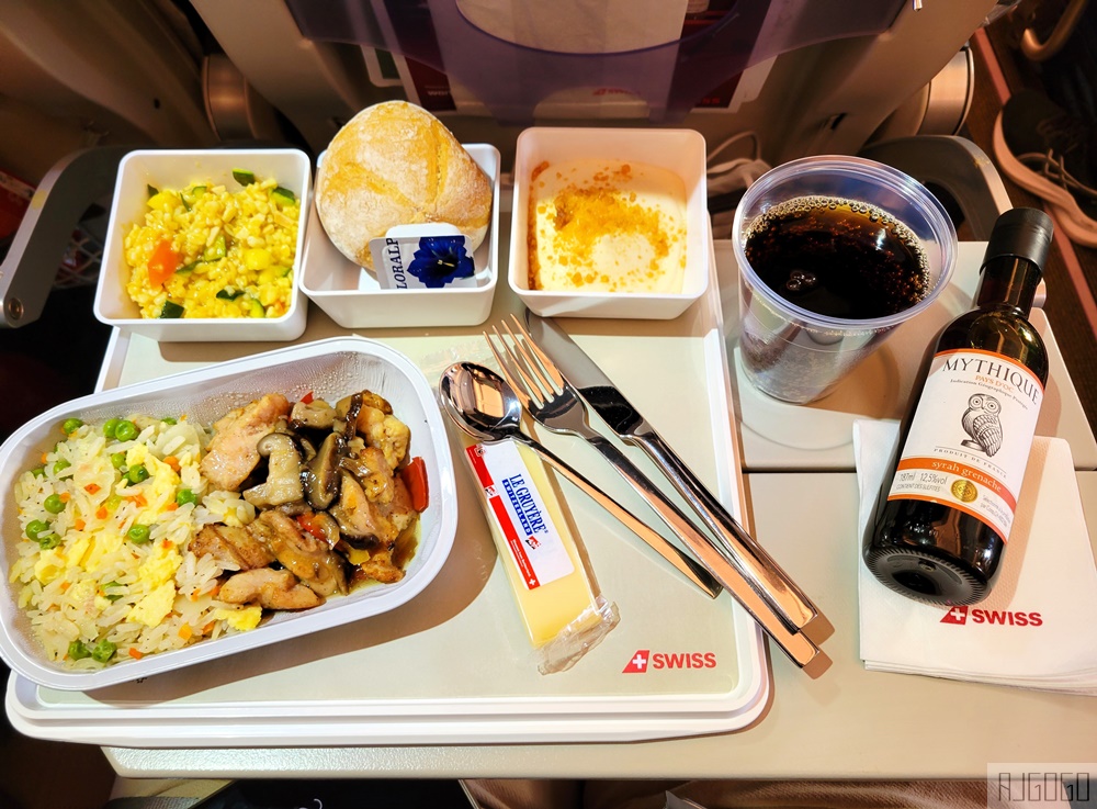 瑞士航空評價 蘇黎世ZRH-上海PVG 經濟艙飛機餐 A340全新改艙 開箱LX188