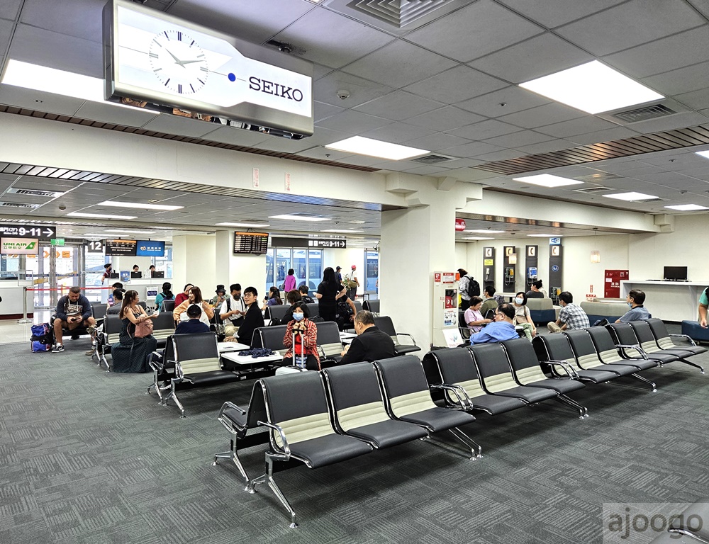 2026馬祖旅遊 搭飛機去馬祖 華信航空、立榮航空哪間好? 國內線行李托運重量 2026馬祖旅遊 搭飛機去馬祖 華信航空、立榮航空哪間好? 國內線行李托運重量