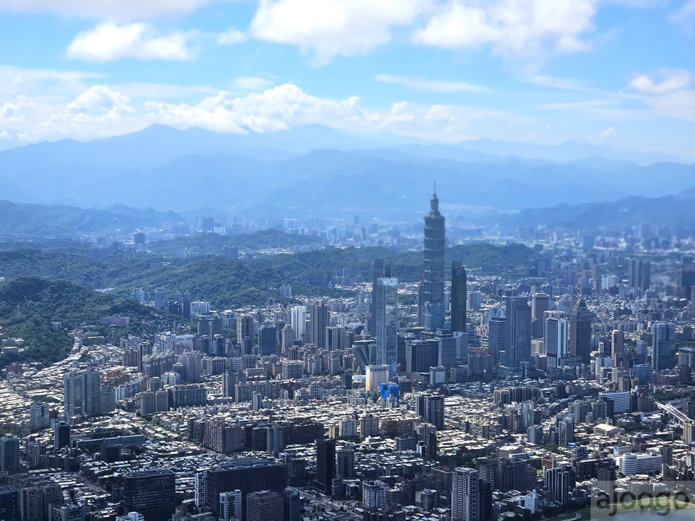 2026馬祖旅遊 搭飛機去馬祖 華信航空、立榮航空哪間好? 國內線行李托運重量 2026馬祖旅遊 搭飛機去馬祖 華信航空、立榮航空哪間好? 國內線行李托運重量