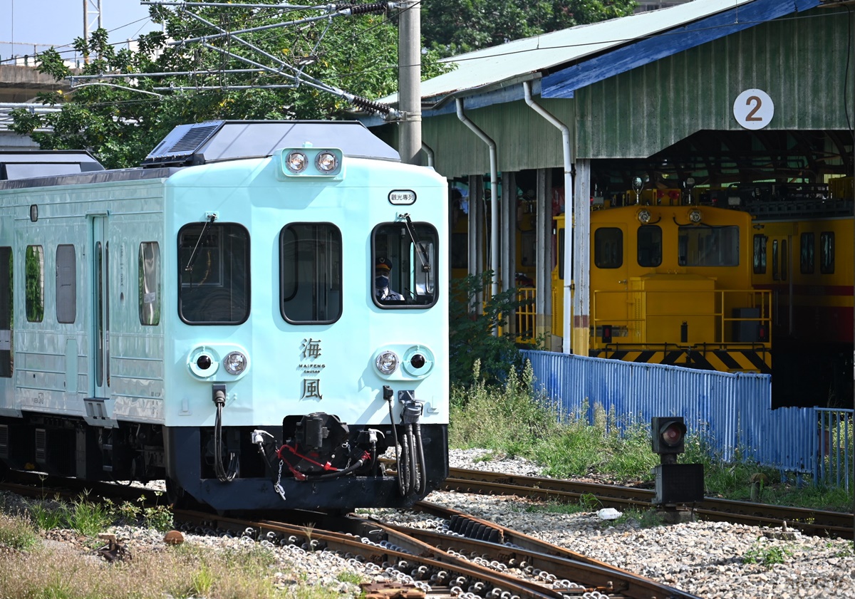 即時熱門文章：2026台鐵觀光列車 海風號 馬卡龍列車 全景座位、在地法式甜點開箱