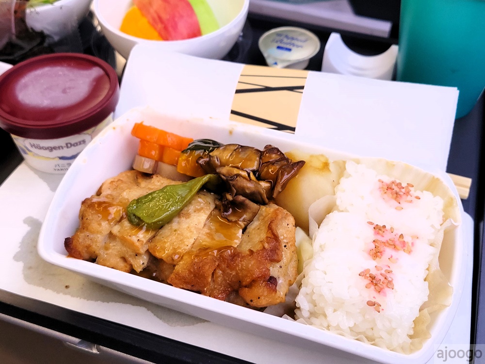 國泰航空 大阪KIX-香港HKG A350豪華經濟艙/特選經濟客艙 開箱CX503