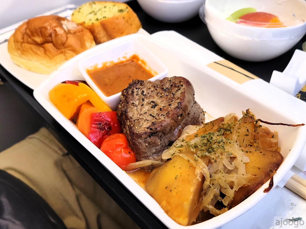 國泰航空 大阪KIX-香港HKG A350豪華經濟艙/特選經濟客艙 開箱CX503