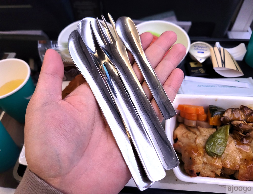 國泰航空 大阪KIX-香港HKG A350豪華經濟艙/特選經濟客艙 開箱CX503