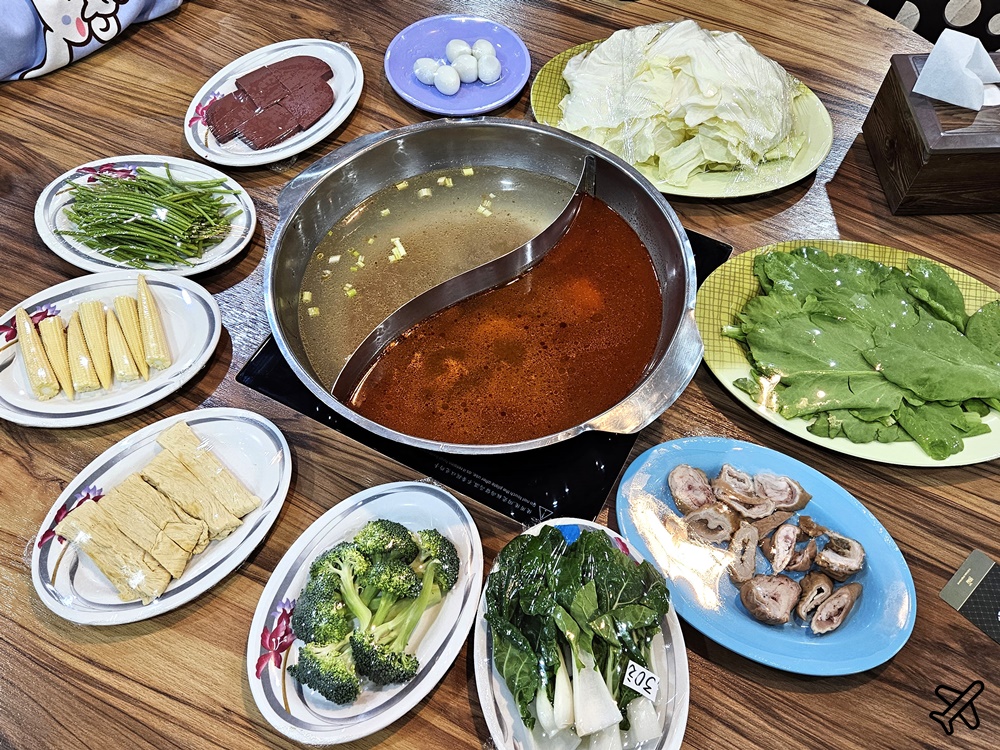 東港美食 新發園汕頭火鍋 菜單 也可以點麻辣鍋