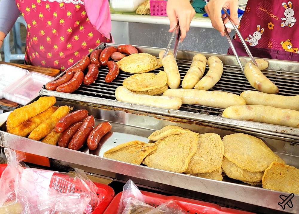 高雄美食 一德黑輪攤 關東煮、烤米腸香腸、烤黑輪 高雄傳統小吃