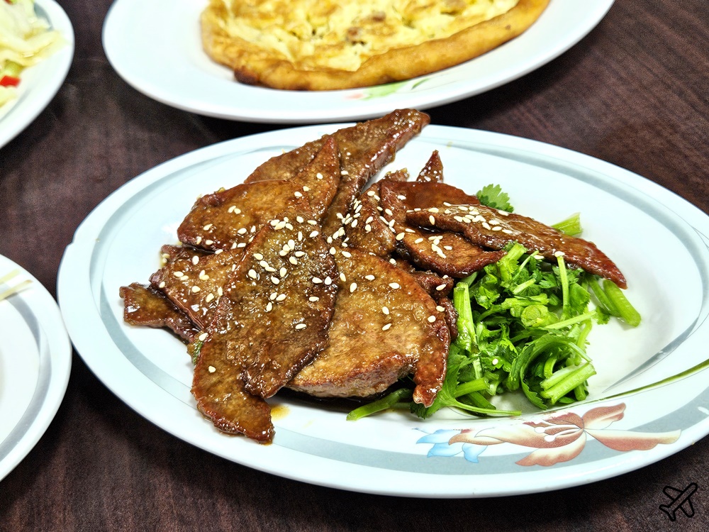 台中美食 好小子擔仔麵 菜單 熱炒與小吃店綜合體 煎豬肝、炒米粉好吃
