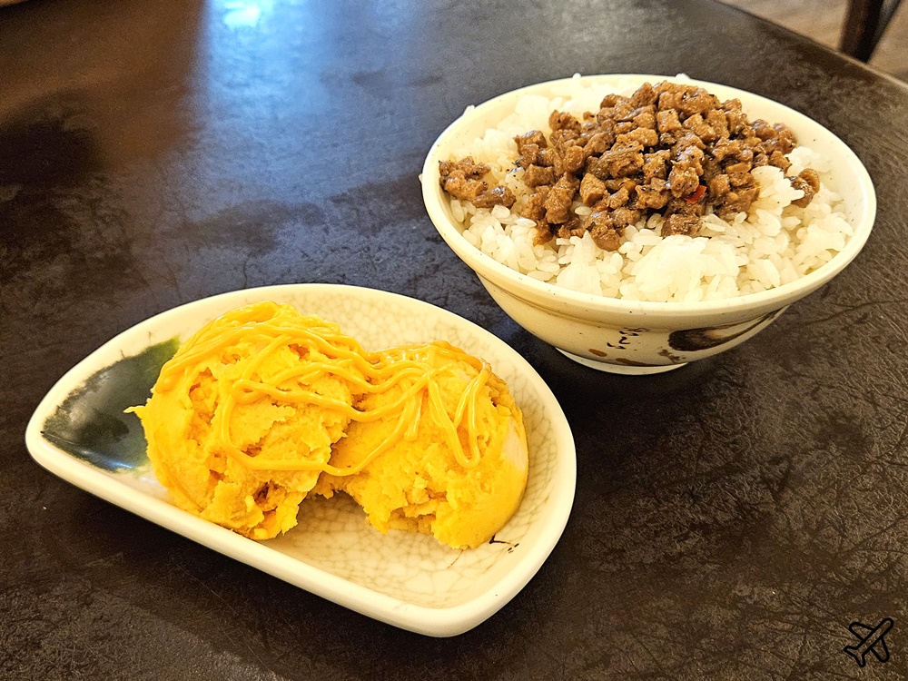 嘉義美食 香香素食 嘉義人推薦素食餐廳 有滷味、炸物與各種飯麵點