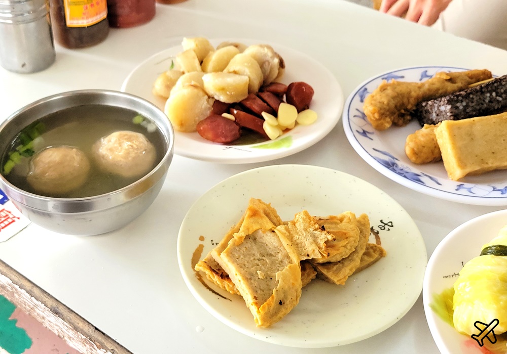 高雄美食 一德黑輪攤 關東煮、烤米腸香腸、烤黑輪 高雄傳統小吃