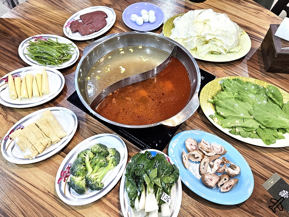 東港美食 新發園汕頭火鍋 菜單 也可以點麻辣鍋 @AJ的旅行地圖