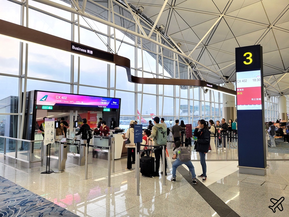 國泰航空評價 香港HKG-台北桃園TPE 經濟艙飛機餐 開箱CX402