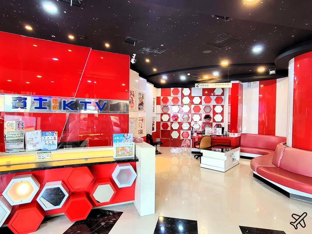 台南景點 台南賓士KTV中成店 台南唱歌好地方
