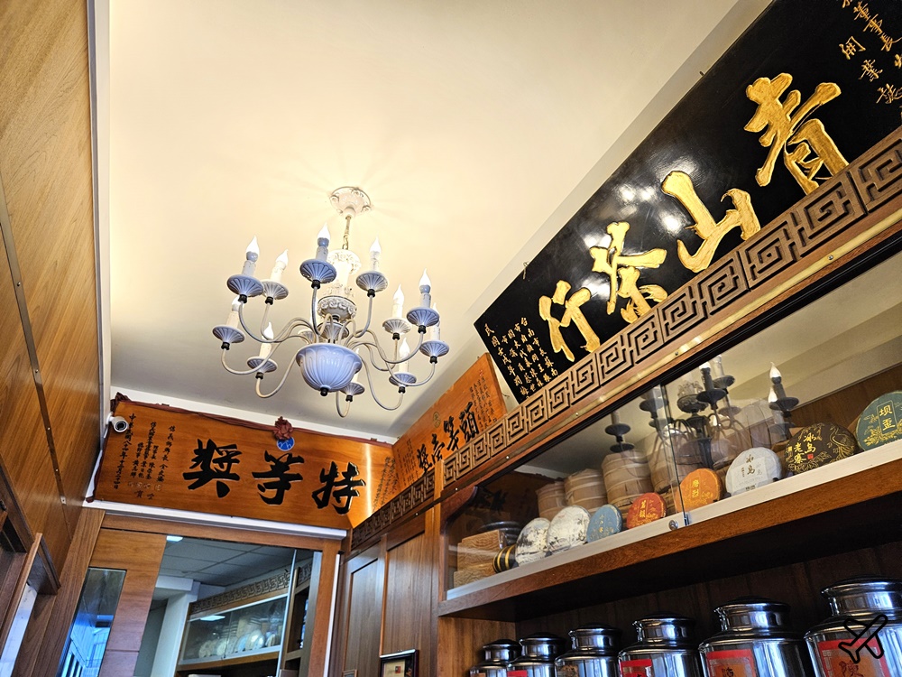 台南美食 台南青山茶行 超人氣排隊手搖飲 琥珀冰磚奶、琥珀檸檬好喝