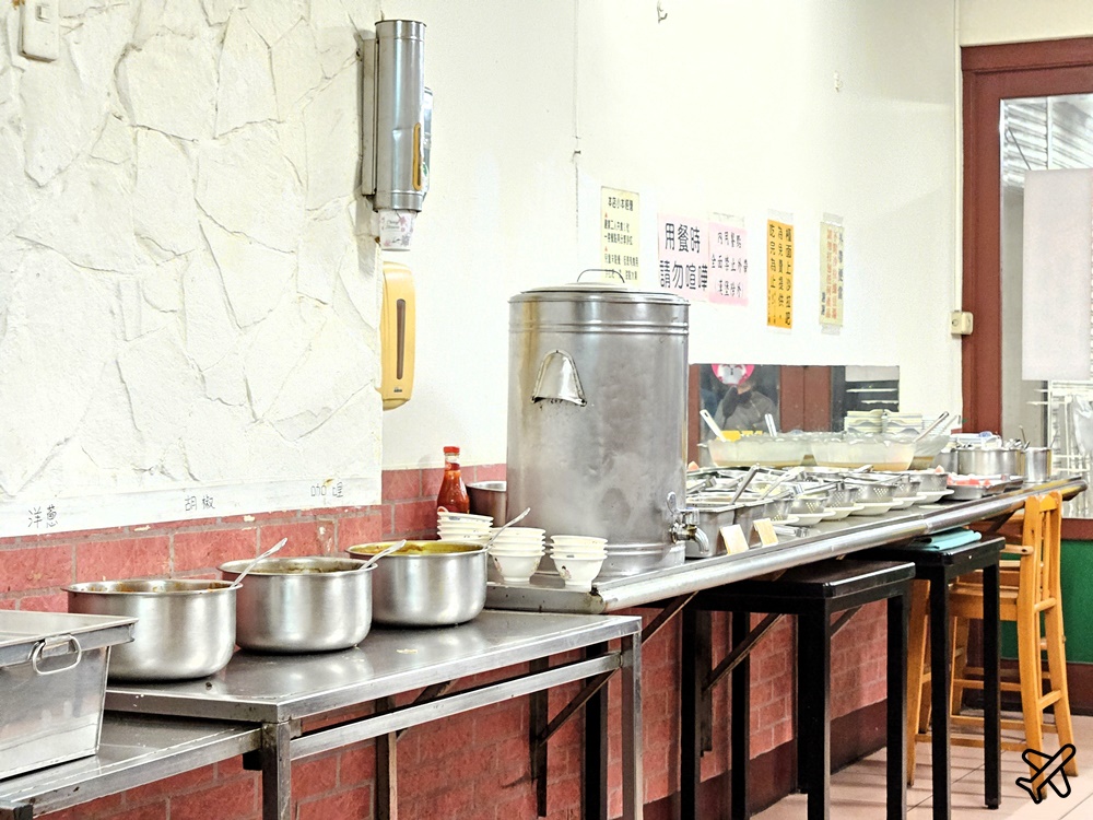 台南美食 豬排專賣店 超大漢堡 成大學生最愛