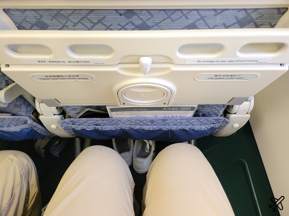 國泰航空評價 香港HKG-台北桃園TPE 經濟艙飛機餐 開箱CX402
