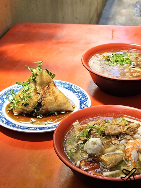 東港美食 東港黑食堂 鮪魚飯湯、肉粽、肉羹都好吃