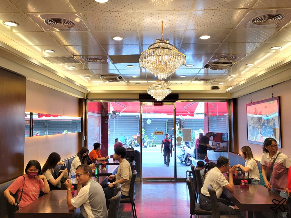 高雄美食 北平楊寶寶蒸餃總店 牛肉捲餅、豬肉蒸餃好吃 菜單、停車場