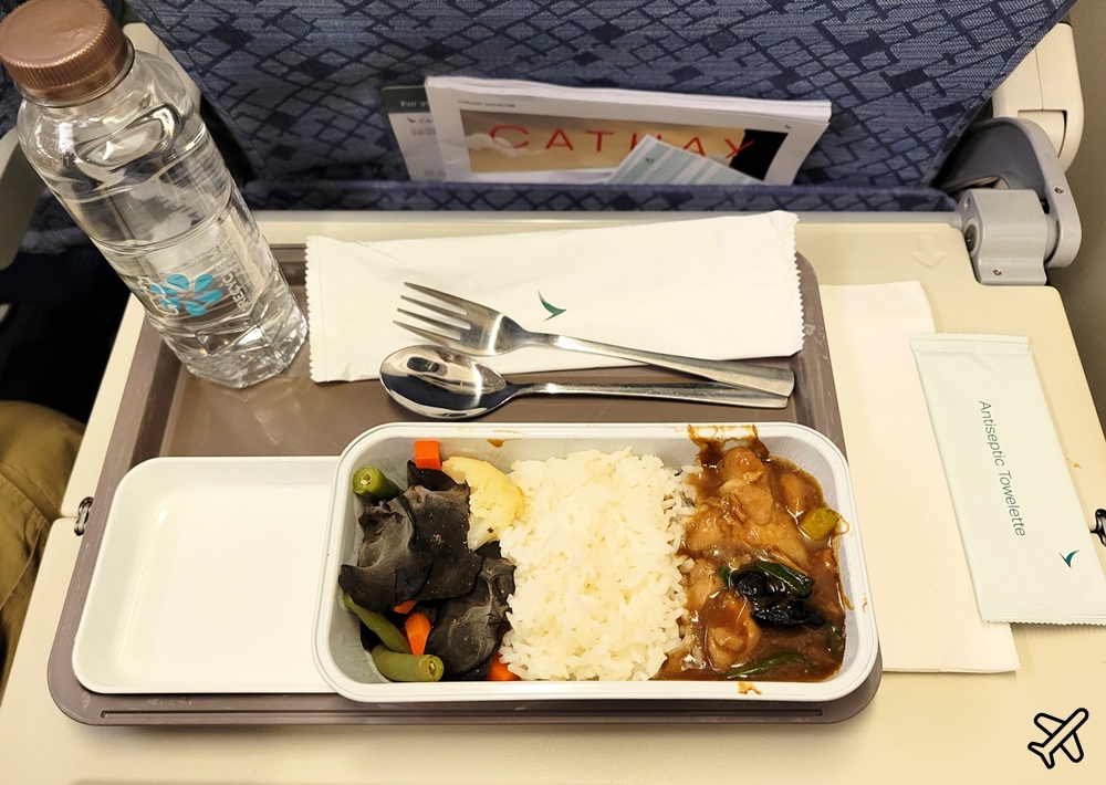國泰航空評價 香港HKG-台北桃園TPE 經濟艙飛機餐 開箱CX402