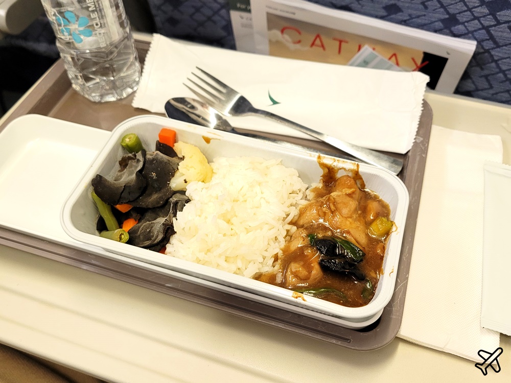 國泰航空評價 香港HKG-台北桃園TPE 經濟艙飛機餐 開箱CX402