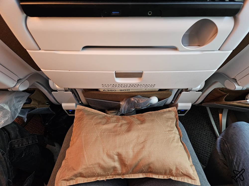 星宇航空評價 東京成田NRT-台北桃園TPE 星宇航空A350經濟艙飛機餐 開箱JX803