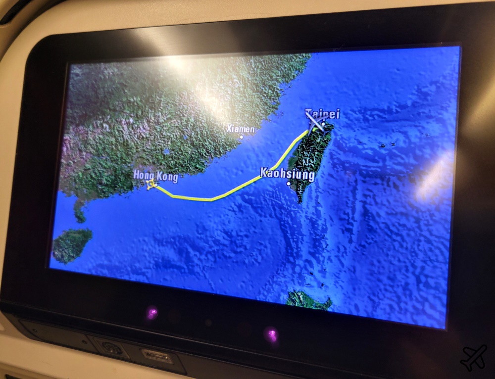 國泰航空評價 香港HKG-台北桃園TPE 經濟艙飛機餐 開箱CX402