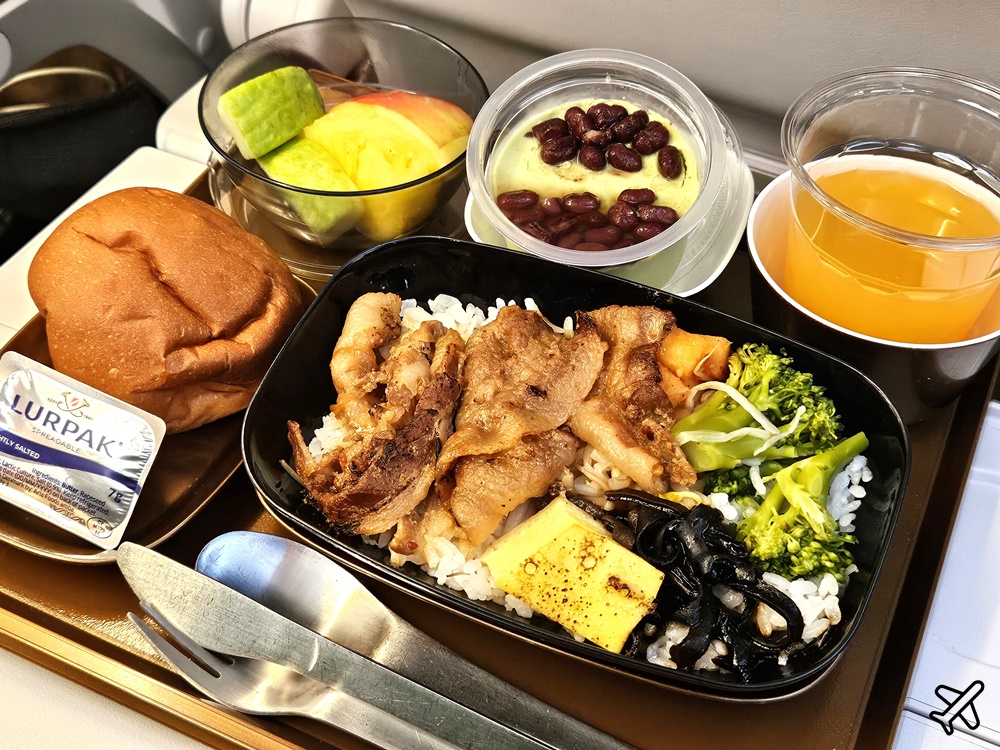 2026星宇航空 台北桃園TPE-東京成田NRT A330經濟艙飛機餐 開箱JX804
