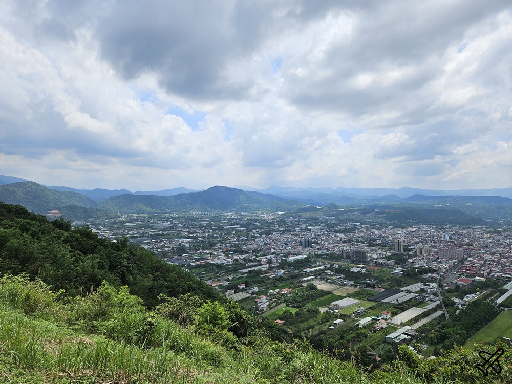 南投景點 虎頭山觀景台/虎嘯山嵐飛行場 俯瞰埔里盆地