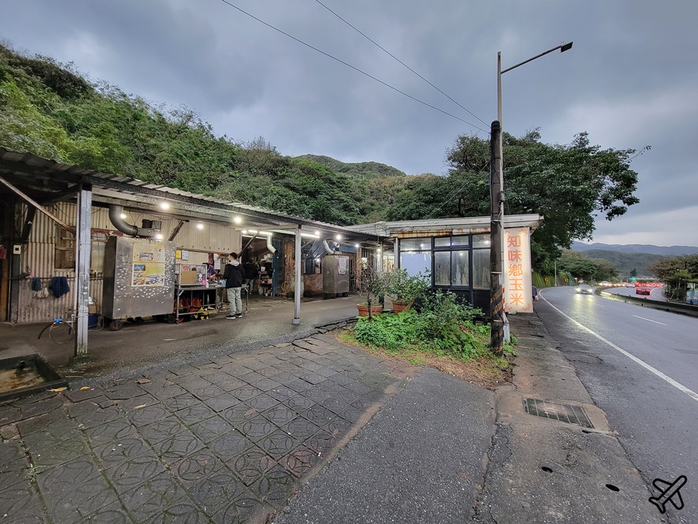萬里美食 知味鄉玉米 基金公路的石頭玉米專門店