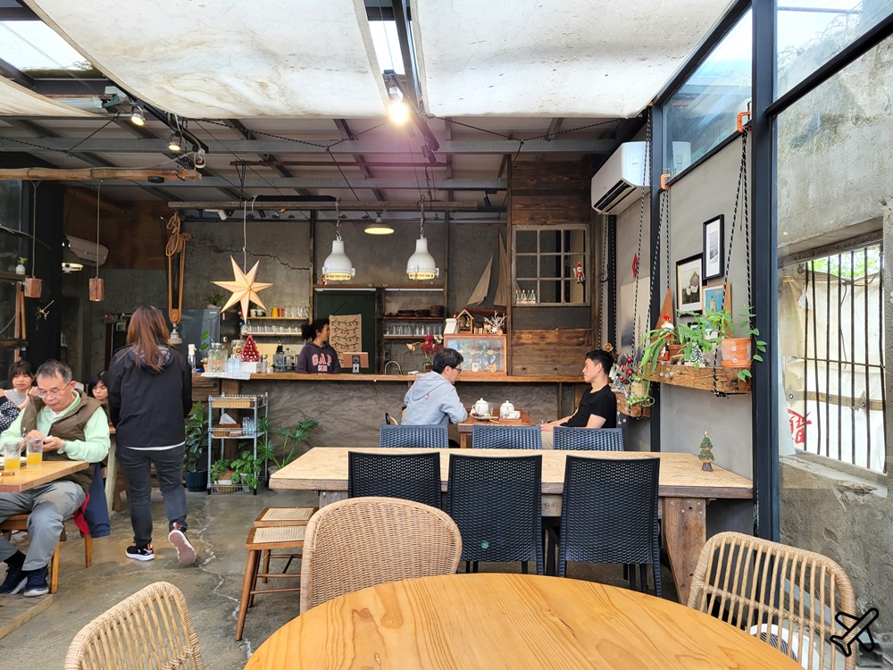 墾丁美食 樹夏飲事 廢棄工廠改建的網美咖啡廳 墾丁旅遊推薦