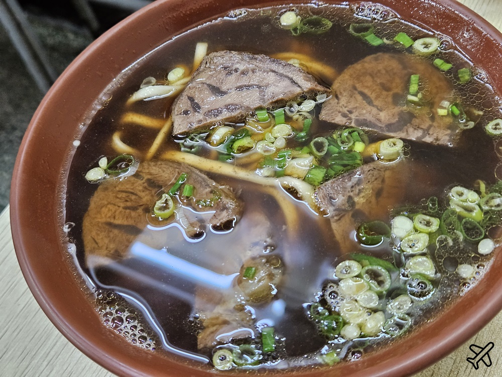 2026台北美食 阿三汕頭牛肉麵 中藥系牛肉湯頭 人氣不輸林東芳牛肉麵 @AJ的旅行地圖
