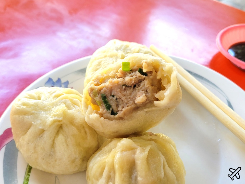 高雄美食 高雄豆漿早餐店 好大顆的小籠包 高雄早餐推薦