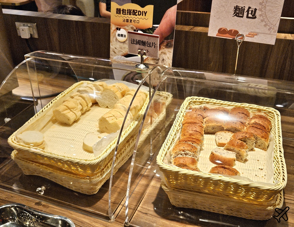 桃園美食 橫濱牛排桃園統領廣場店 咖哩飯、牛丼、生菜沙拉 自助吧吃到飽