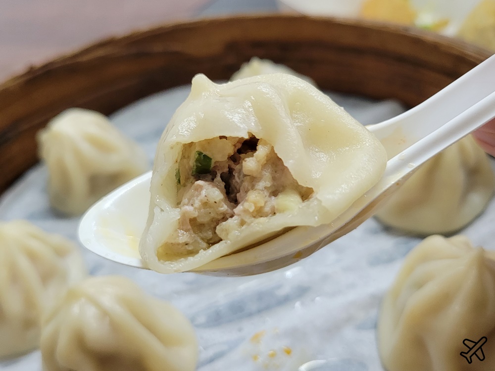 高雄美食 老正興館金牌蔥油餅 也賣小籠湯包、蒸餃 高雄平價美食推薦