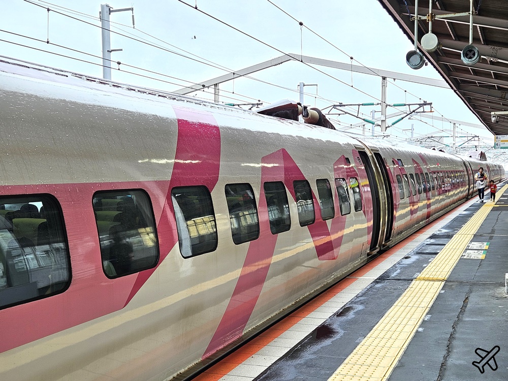 日本Hello Kitty新幹線 每日只有一班車 粉紅夢幻新幹線 JR Pass可搭