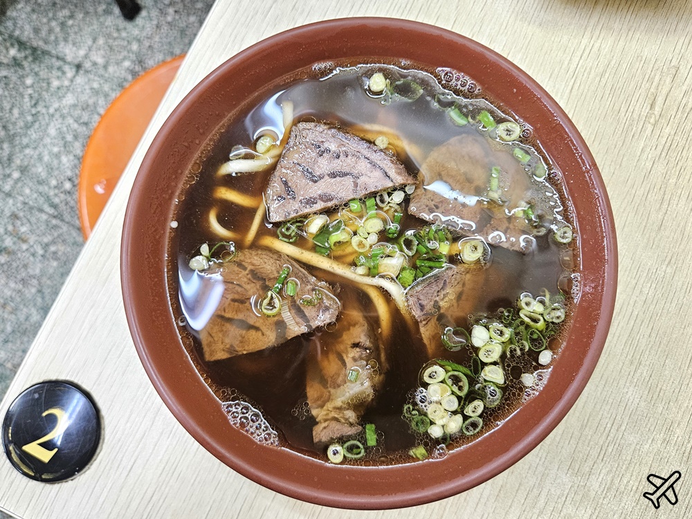 2026台北美食 阿三汕頭牛肉麵 中藥系牛肉湯頭 人氣不輸林東芳牛肉麵