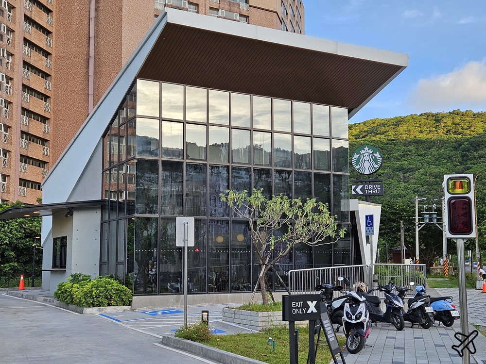 萬里景點 星巴克萬里門市 星巴克特色門市 萬里咖啡廳