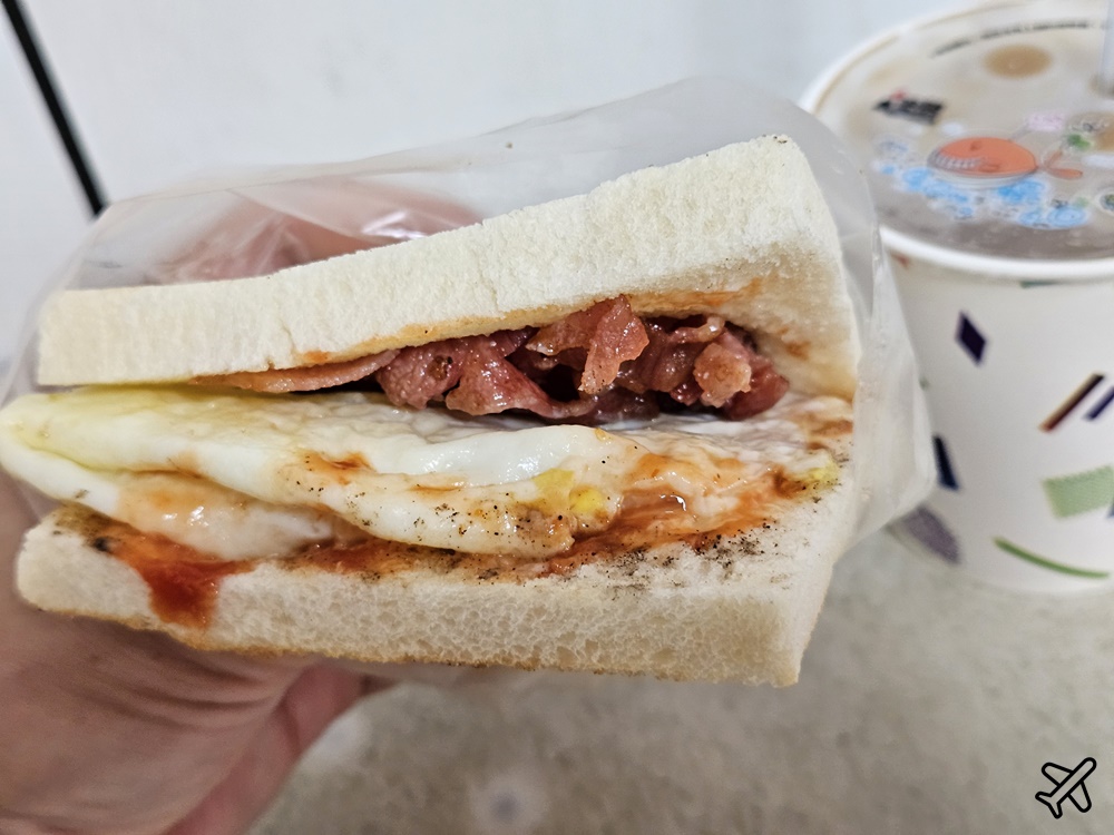 桃園美食 明峯早餐店 古早味豬排吐司 桃園早餐推薦