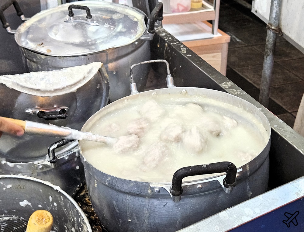 曼谷美食 王子戲院豬肉粥 連年獲得米其林推薦 曼谷自由行