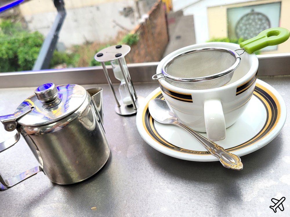 澳門美食 官也街 世記咖啡氹仔內用店 厚蛋全餐豬扒包好吃 澳門旅遊