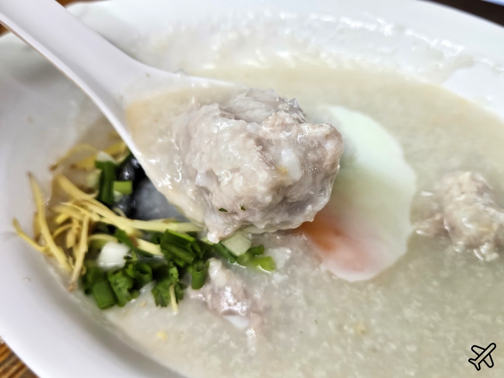 曼谷美食 王子戲院豬肉粥 連年獲得米其林推薦 曼谷自由行
