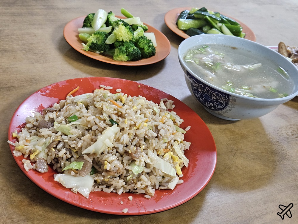 萬里美食 順錸小吃 平價小吃店 羊肉炒飯好吃 @AJ的旅行地圖