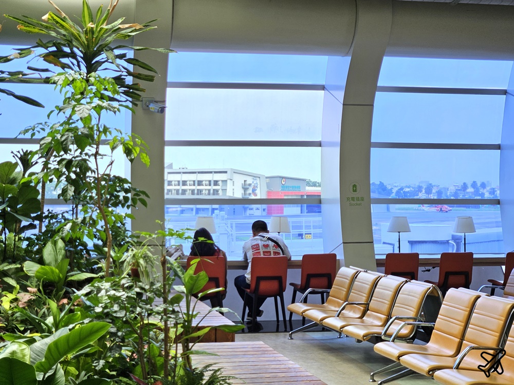 香港快運評價 高雄-香港 開箱UO131經濟艙 便宜香港機票