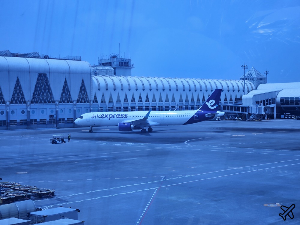 香港快運評價 高雄-香港 開箱UO131經濟艙 便宜香港機票