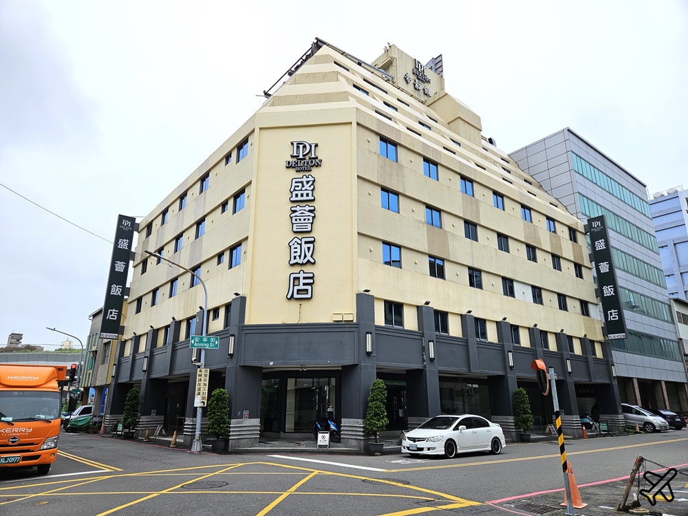 停業整修中 2026高雄住宿 盛薈飯店 便宜高雄住宿 雙人房、早餐 近高雄車站