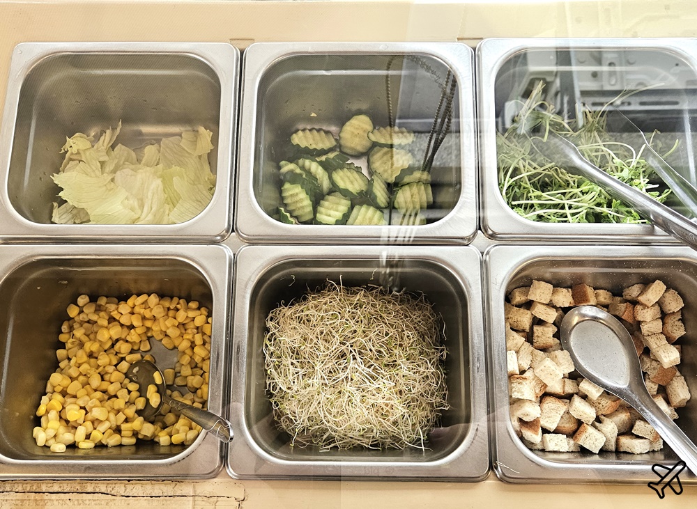 台中美食 本草堂素食迴轉火鍋 台中素食 吃到飽 好玩的送餐小火車