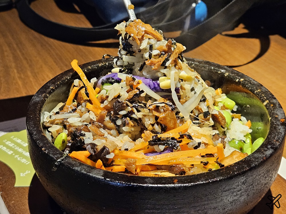 台中美食 空也素麵食 清蒸臭豆腐、麻辣乾麵好吃 台中素食餐廳推薦