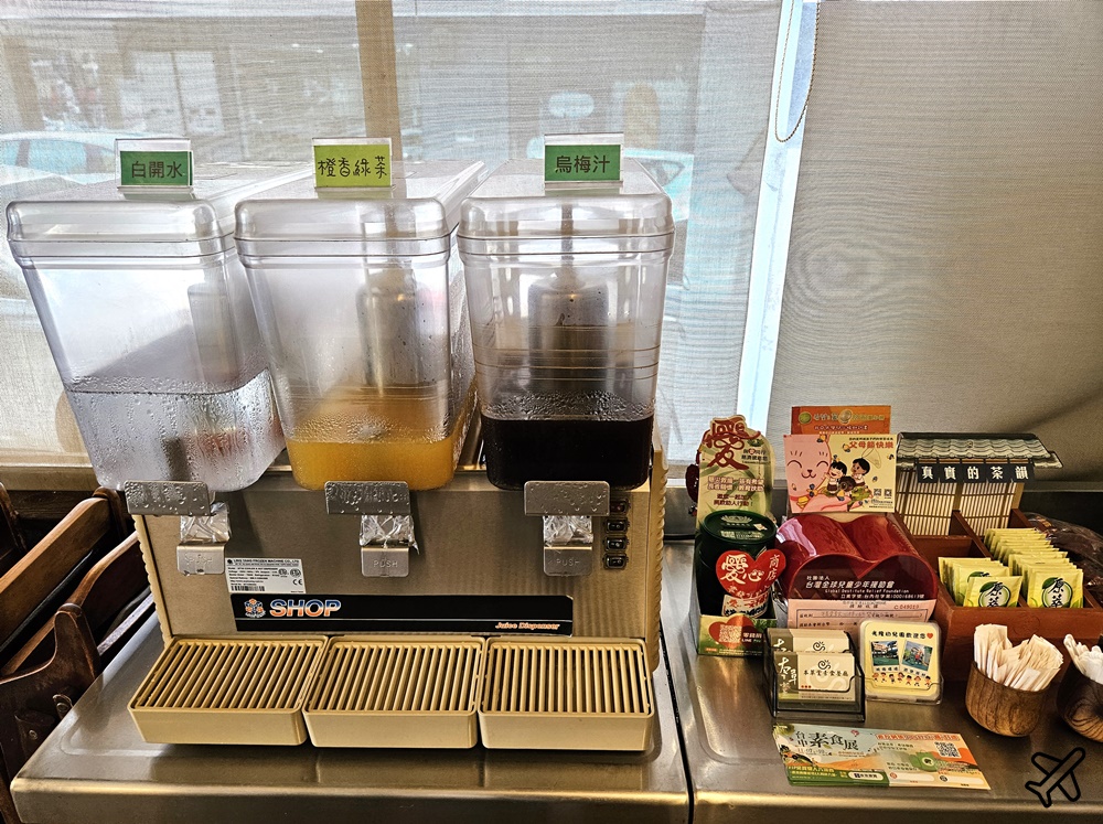 台中美食 本草堂素食迴轉火鍋 台中素食 吃到飽 好玩的送餐小火車