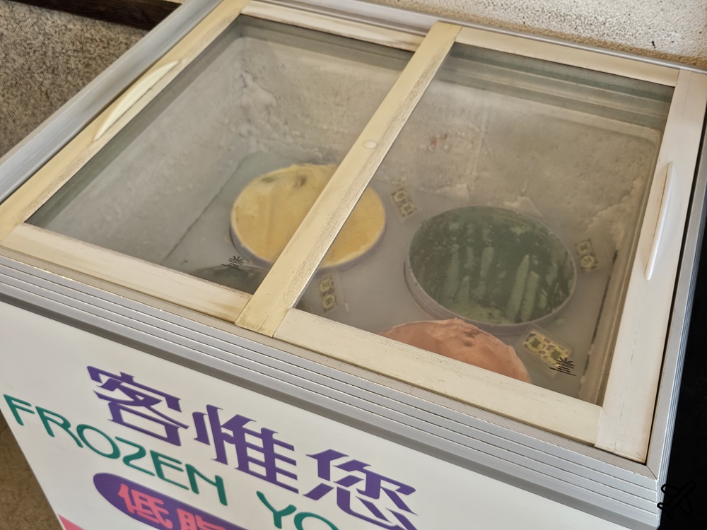 台中美食 本草堂素食迴轉火鍋 台中素食 吃到飽 好玩的送餐小火車