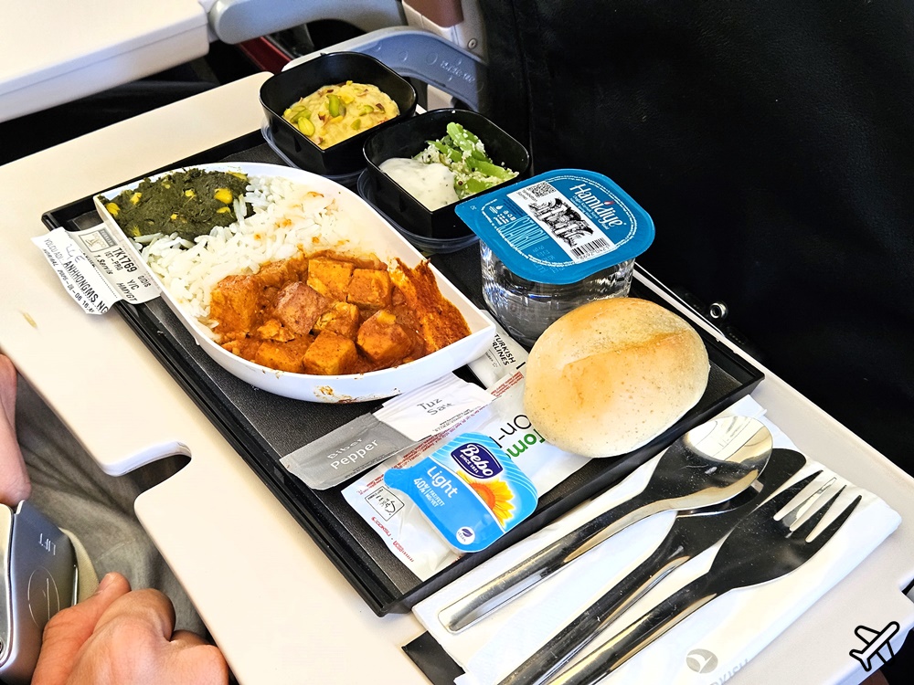 土耳其航空 伊斯坦堡IST-布拉格PRG 經濟艙飛機餐、素食餐 開箱TK1769